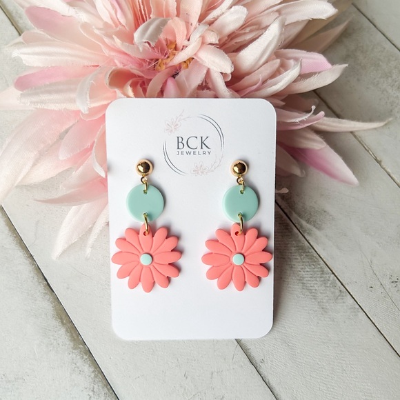 New Handmade Daisy flower earrings, statement earrings, bright earrings, unique - Picture 6 of 7